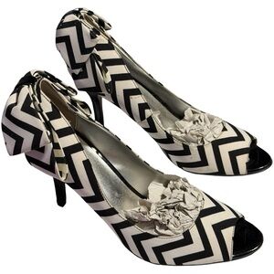J Renee peep-toe pumps EUC SB12